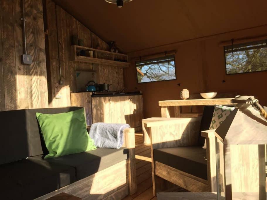 Lapwing Safari Tent Cheltenham Buitenkant foto